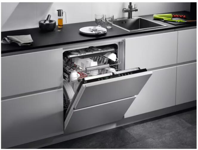 AEG FSE76738P Vollintegrierter Geschirrspüler, 60 cm breit, 14 Maßgedecke, AquaControl, WLAN, AirDry, AutoSense, 7 Spülprogramme, 4 Temperaturen, Time beam White, LED-Innenbeleuchtung Elektroshop Wagner