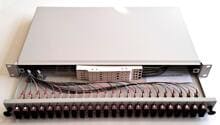 J.E.S. Cabling 2B061254A-1 LWL-Spleissbox 19" komplett mit Pigtails OM4, für 12 Kupplungen, Multimode, SC-Duplex, ausziehbar, Stahl, grau