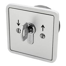 Kaiser Nienhaus 322220 2-seitiger Schalter Unterputz Schlüsselschalter, Schlüssel eingeschaltet mittig abziehbar, Schutzart IP55