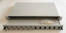 J.E.S. Cabling 2B0L0609A LWL-Spleissbox 19" mit 6 Kupplungen, Singlemode, LC-Duplex, ausziehbar, Stahl, grau