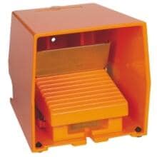 Schneider Electric Fußschalter, Harmony XPE, einfach, Metall, orange, 2-stufig, 2Ö+2S, IP66, mit Schutzhaube, mit Verriegelung (XPER711)