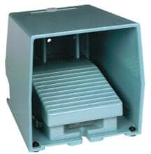 Schneider Electric Fußschalter, Harmony XPE, einfach, Metall, blau, 2-stufig, 2Ö+2S, IP66, mit Schutzhaube (XPEM611)