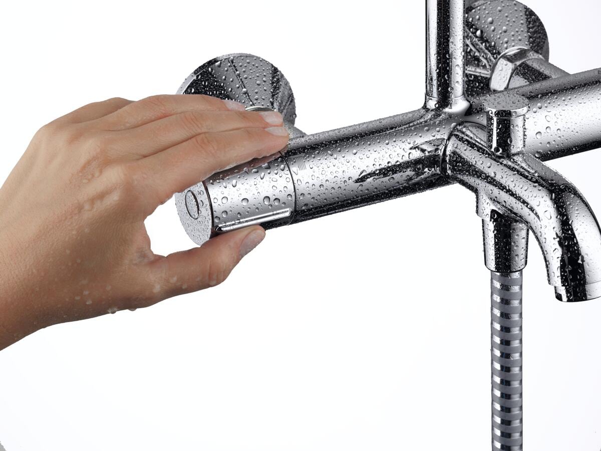 hansgrohe Vernis Blend Duschsystem 200 1 Strahlart, mit Wannenthermostat, Kunststoff, 20 l/min, 205mm, chrom (26274000)