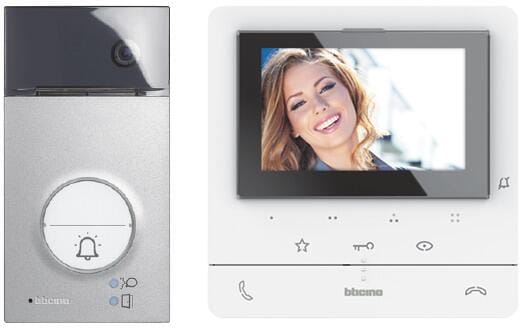 Bticino (364922) Flex’ONE Video-Set mit Türstation LINEA 3000 + Hausstation Classe 100 V16E, 1-Familienhaus, Aufputz