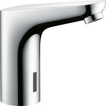 hansgrohe Focus Elektronik-Waschtischarmatur mit Temperaturvoreinstellung Batteriebetrieb, Messing, 5 l/min, mit Rückflussverhinderer, Chrom, (31172000)