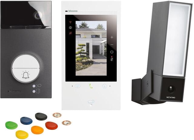 Bticino Flex"ONE Video-Set mit Türstation LINEA3000 Black, Video-Innenstelle CLASSE 300EOS und Outdoor-Kamera von Netatmo, silber (363950)