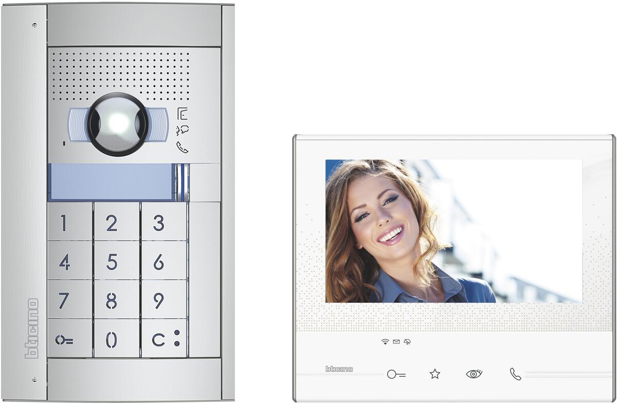 Bticino Flex"ONE Video-Set mit Unterputz-Türstation SFERA Allmetal inkl. Codelock-Modul + Video-Innenstelle CLASSE 300 X13E, silber weiß (905217)